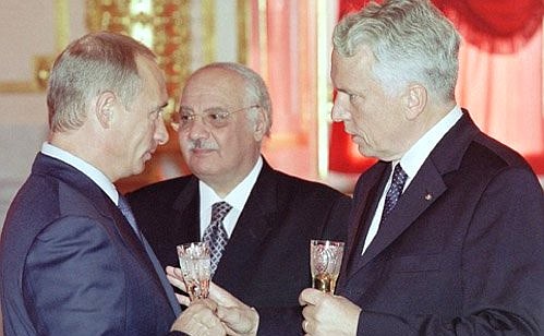 President Putin with Hans Friedrich von Pletz (right), Ambassador of the Federal Republic of Germany, after a ceremony for presenting credentials.