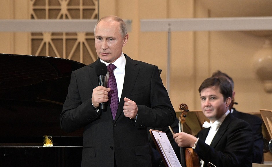 Vladimir Putin wished artistic director of the Dmitry Shostakovich St Petersburg Academic Philharmonia Yury Temirkanov a happy 80th birthday.