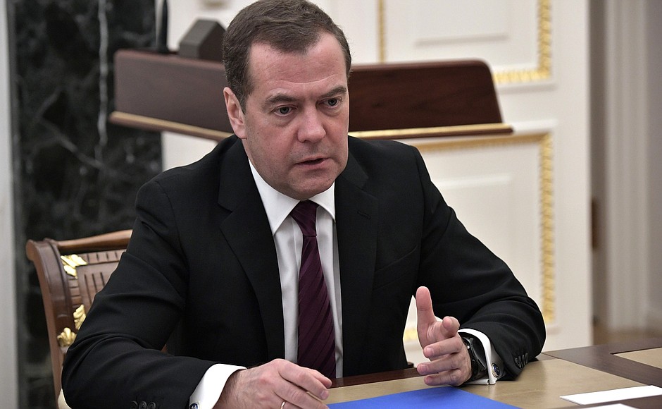 Председатель Правительства Дмитрий Медведев перед началом совещания с постоянными членами Совета Безопасности.