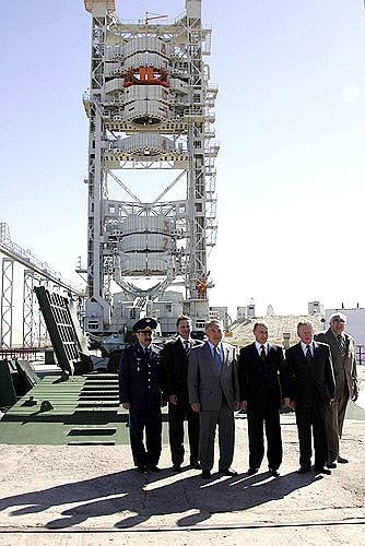 Examination of the Proton carrier rocket launch complex.