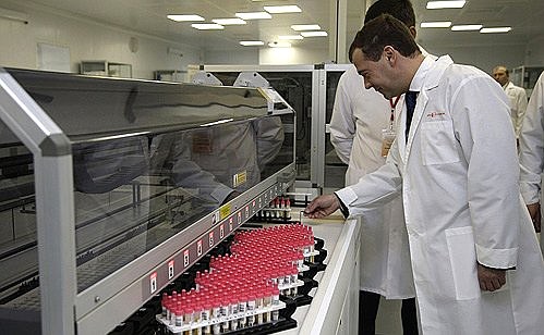 В лабораторном комплексе Приволжского окружного медицинского центра экспертизы качества препаратов крови и исследования фракционирования донорской плазмы.