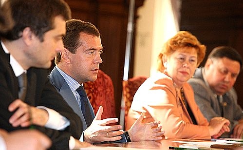 На встрече с руководством партий «Правое дело», «Яблоко» и «Патриоты России».