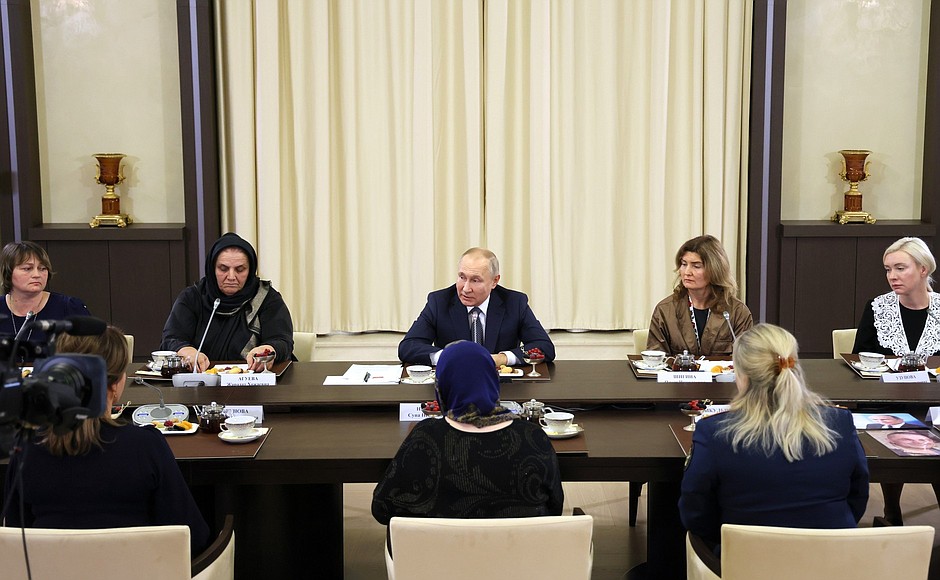 During the meeting with mothers of military personnel – participants in the special military operation.