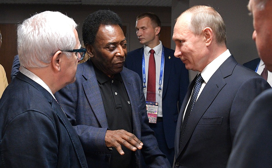 After the 2017 Confederations Cup opening match, Vladimir Putin spoke with the legendary Brazilian footballer Pele.