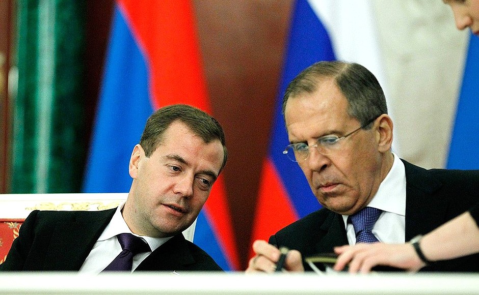 С Министром иностранных дел Сергеем Лавровым во время подписания российско-армянских документов.