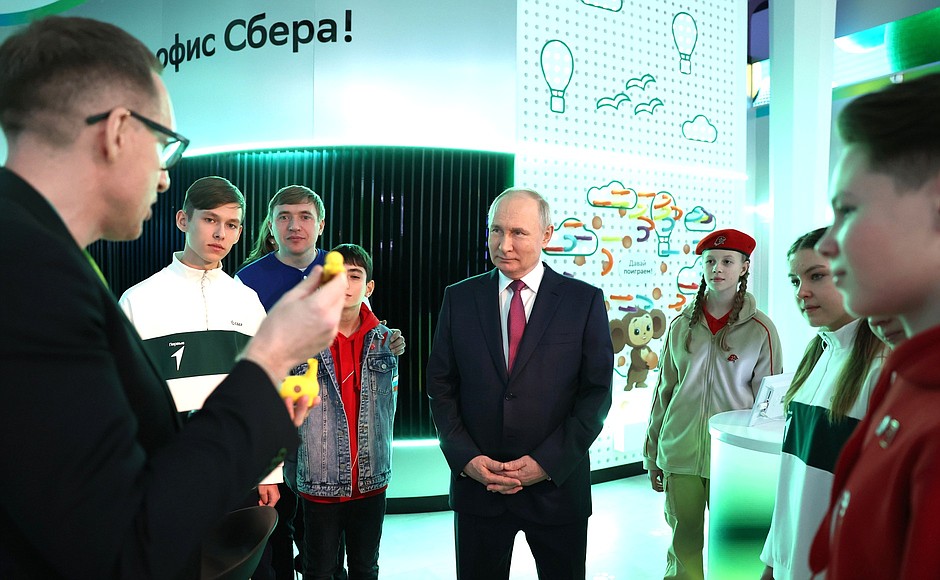 Touring the SBER exposition at the RUSSIA EXPO International Exhibition and Forum at VDNKh.