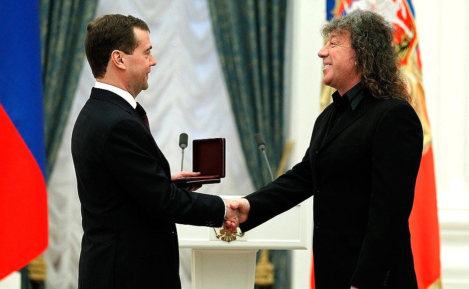 Singer Vladimir Kuzmin was awarded the title of People’s Artist of the Russian Federation.