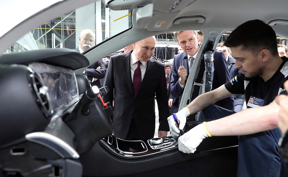 Visit to Mercedes-Benz assembly plant in Moscow Region.