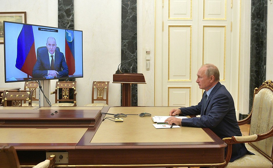 Встреча с главой Карачаево-Черкесии Рашидом Темрезовым (в режиме видеоконференции).