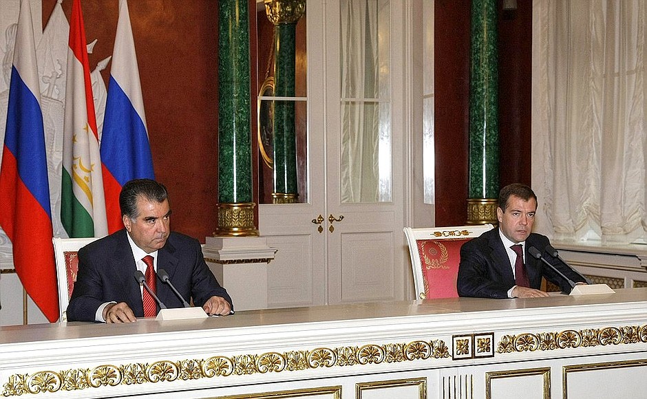 Заявления для прессы по итогам российско-таджикистанских переговоров. С Президентом Таджикистана Эмомали Рахмоном.