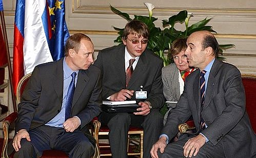President Putin with Bordeaux Mayor Alain Juppe.