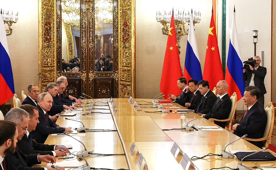 Российско-китайские переговоры в узком составе.