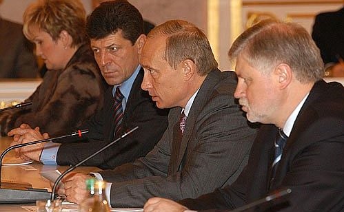 Meeting of the Legislative Council. Left: first deputy Head of the State Duma, deputy head of the Legislative Council Lyubov Sliska, first deputy Head of the Presidential Administration Dmitry Kozak. Right: Head of the Federation Council Sergei Mironov.