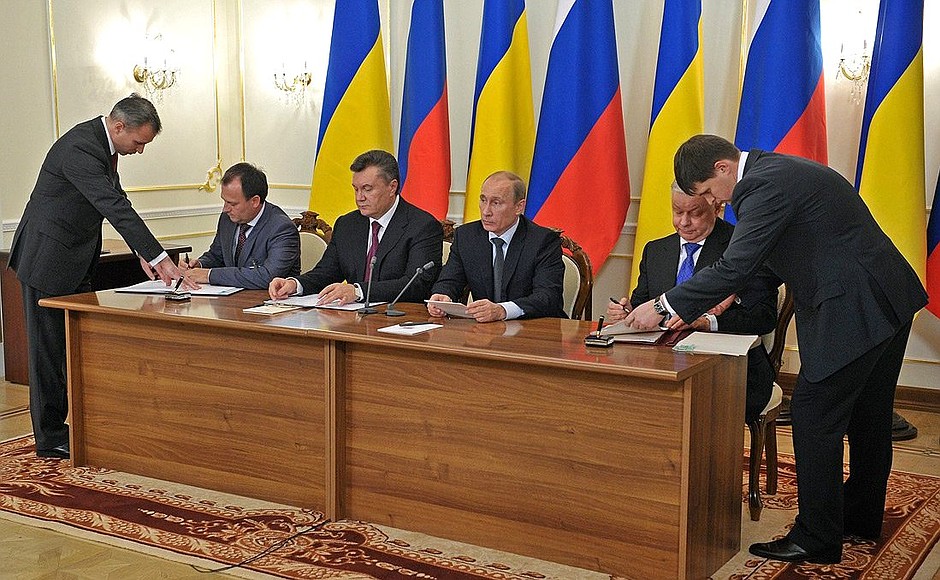 По итогам переговоров с Президентом Украины Виктором Януковичем подписан ряд документов.