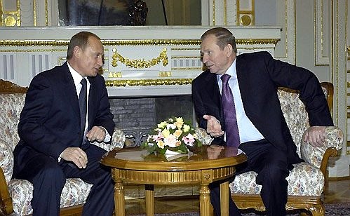 Talks with Ukrainian President Leonid Kuchma.