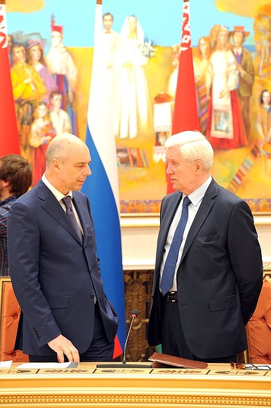Russia’s Finance Minister Anton Siluanov and Russian Ambassador Extraordinary and Plenipotentiary to Belarus Alexander Surikov before the Russian-Belarusian talks in expanded format.