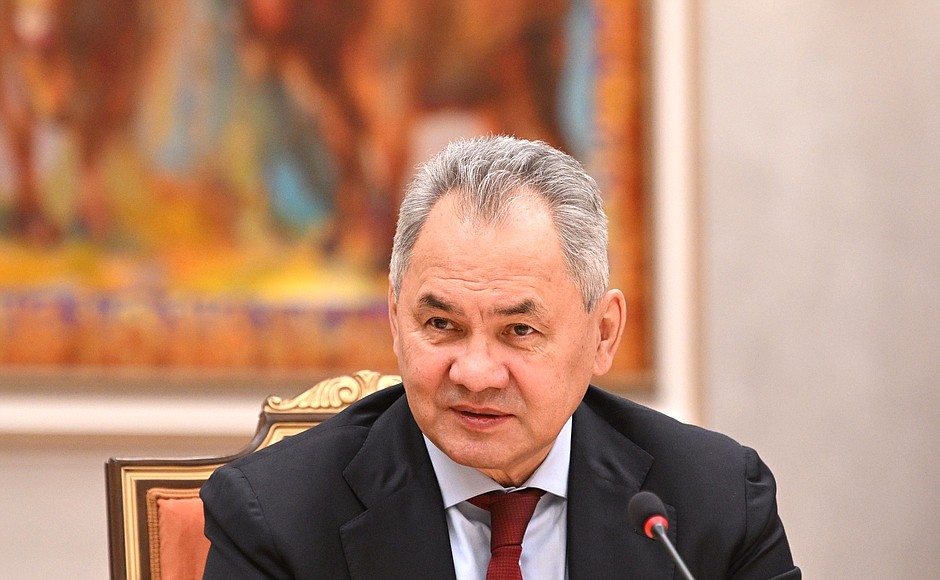 Министр обороны России Сергей Шойгу перед началом российско-белорусских переговоров.