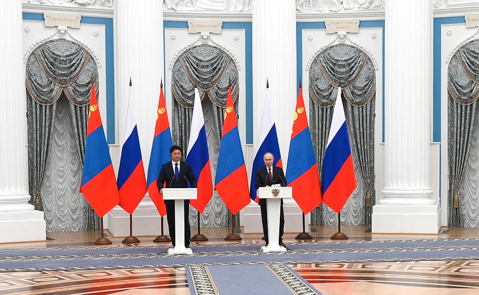 Following Russian-Mongolian talks, Vladimir Putin and Ukhnaagiin Khurelsukh made statements for the press.