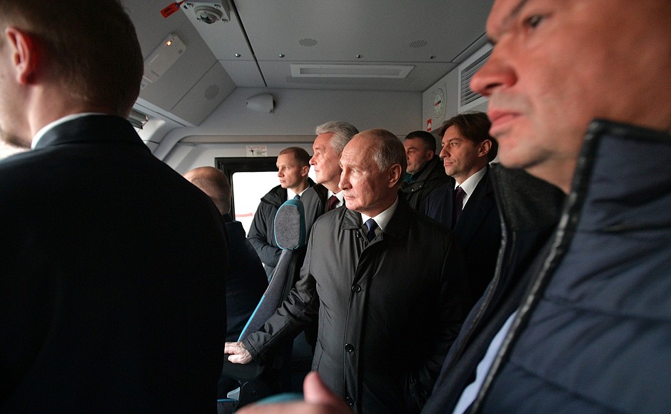 Vladimir Putin attended the launch of the first routes of the Moscow Central Diameters, the new surface metro lines. The President was among the first MCD passengers who travelled from Belorusskaya to Fili station on the Russian-made Ivolga train.