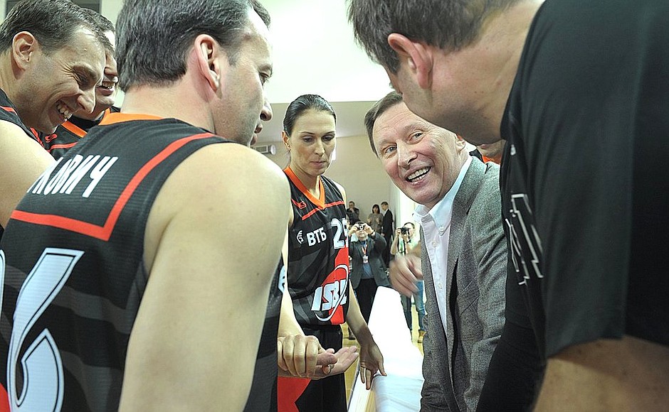 Команда Востока, тренером которой был Сергей Иванов, победила в VIP-игре на Матче звёзд Международной студенческой баскетбольной лиги.