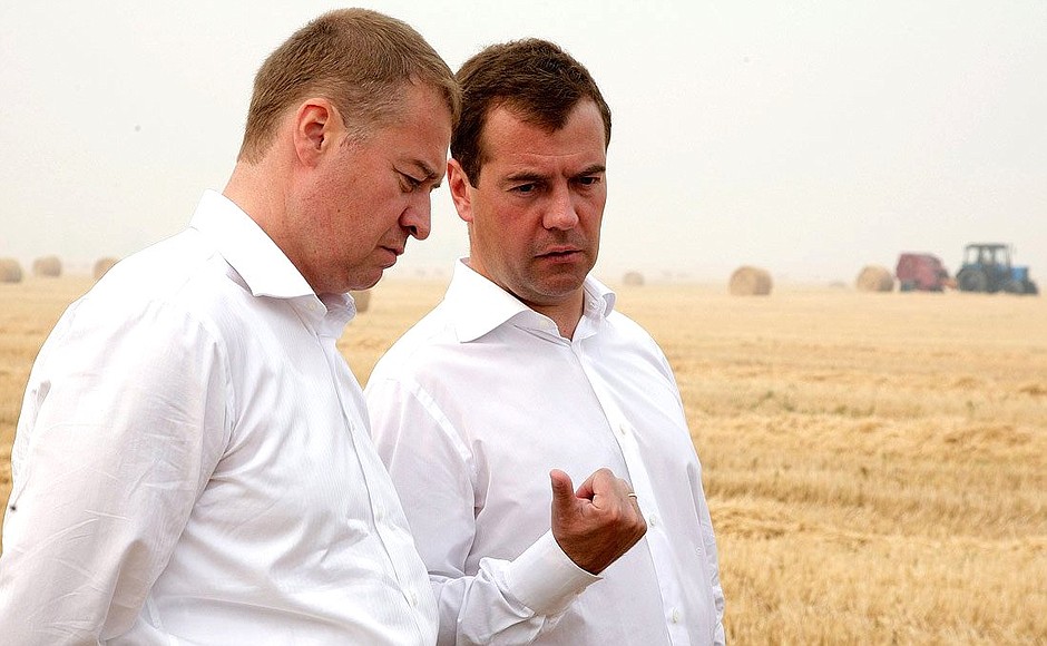 With President of the Republic of Mari El Leonid Markelov in the fields of the Shoibulaksky livestock breeding farm in the village of Maly Shaplak.
