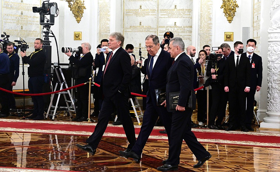 Deputy Chief of Staff of the Presidential Executive Office, Presidential Press Secretary Dmitry Peskov, Foreign Minister of Russia Sergei Lavrov and Defence Minister Sergei Shoigu before the official welcoming ceremony.