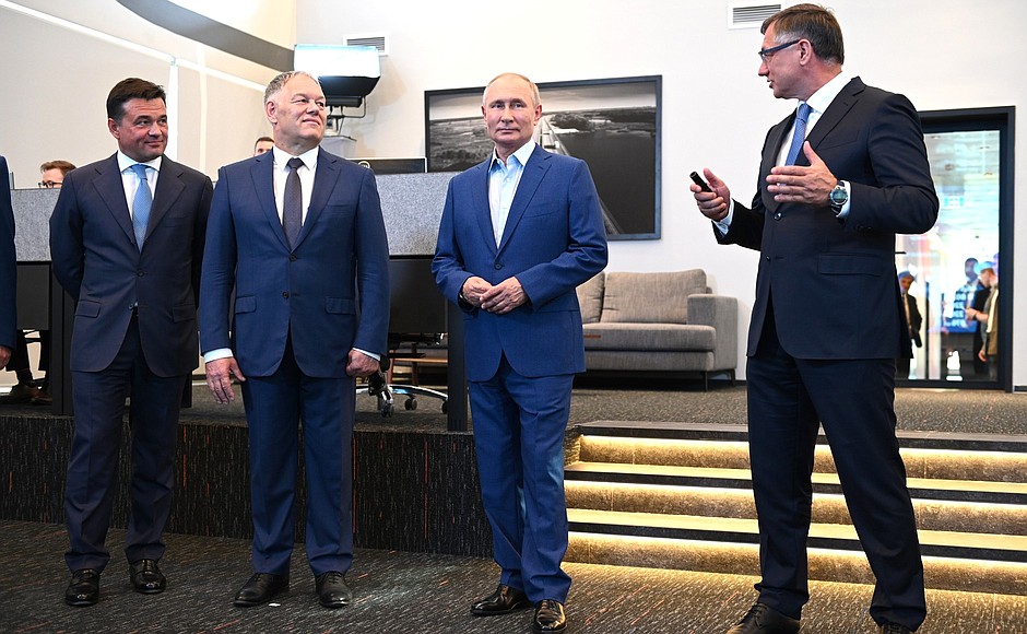 With Moscow Region Governor Andrei Vorobyov, Chairman of the Board of Russian Automobile Roads Vyacheslav Petrushenko, and Deputy Prime Minister Marat Khusnullin (from left to right) at the ceremony to launch the Central Ring Road in Moscow Region.