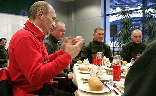 Встреча с военнослужащими горных бригад, дислоцированных на Северном Кавказе.