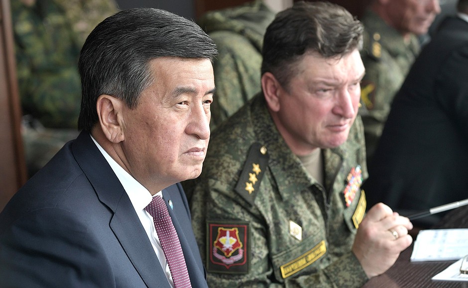 Watching the main phase of the Centre 2019 strategic command-and-staff exercises. President of Kyrgyzstan Sooronbay Jeenbekov.