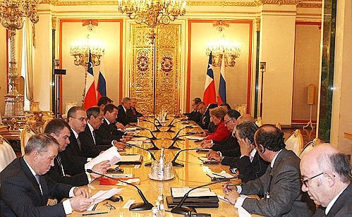 Российско-чилийские переговоры в расширенном составе.