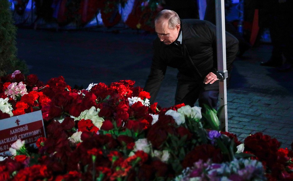 Vladimir Putin lays flowers on the grave of film and theatre actor, National Artist of the USSR Vasily Lanovoy at Novodevichy Cemetery.