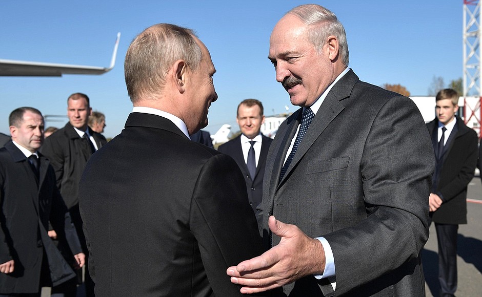 Прибытие в Белоруссию. С Президентом республики Александром Лукашенко.