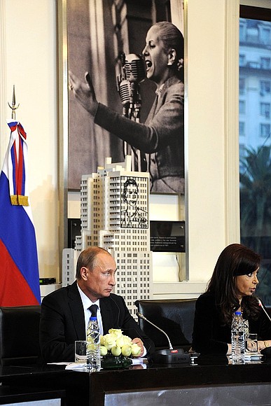 Российско-аргентинские переговоры в расширенном составе. С Президентом Аргентины Кристиной Фернандес де Киршнер.