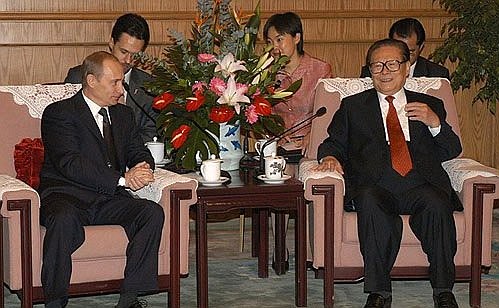 С Председателем КНР Цзян Цзэминем.