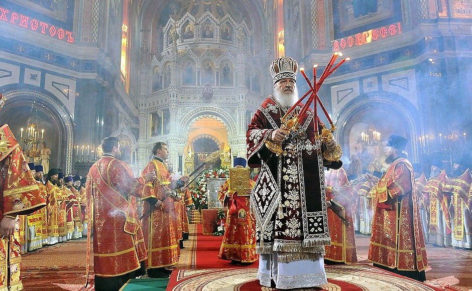 Патриарх Московский и всея Руси Кирилл во время праздничного пасхального богослужения в храме Христа Спасителя.