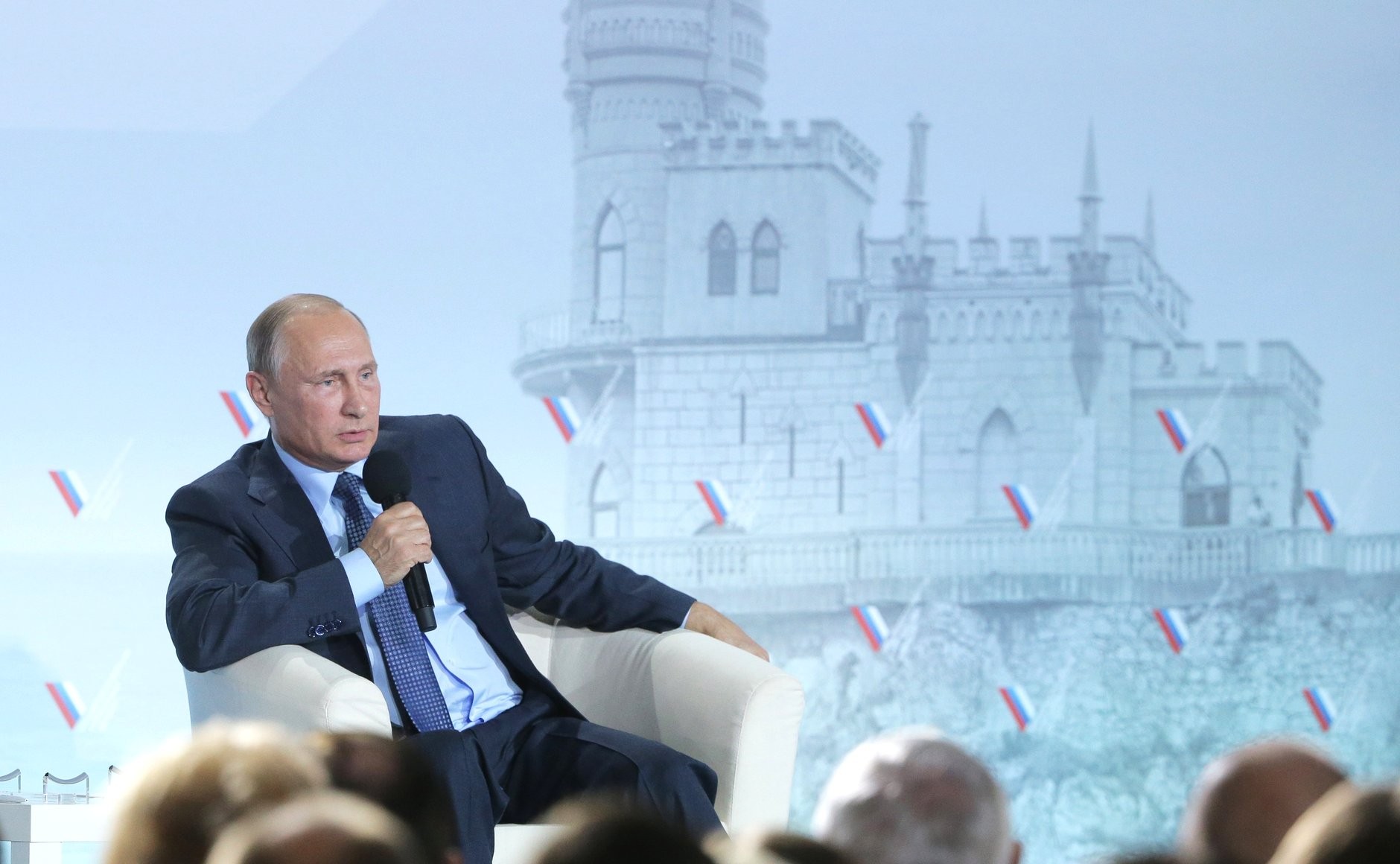 Путин назвал организаторов энергоблокады Крыма «удивительными идиотами»