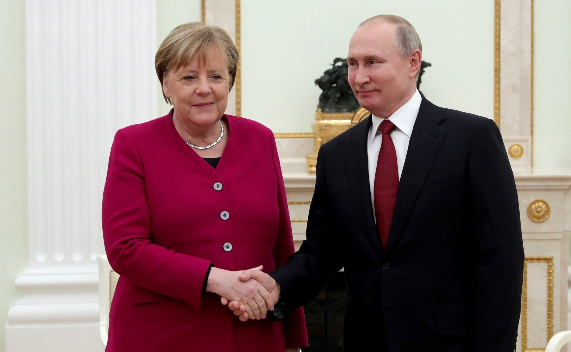 Немецкие СМИ: В Москве Меркель выступила наперекор США
