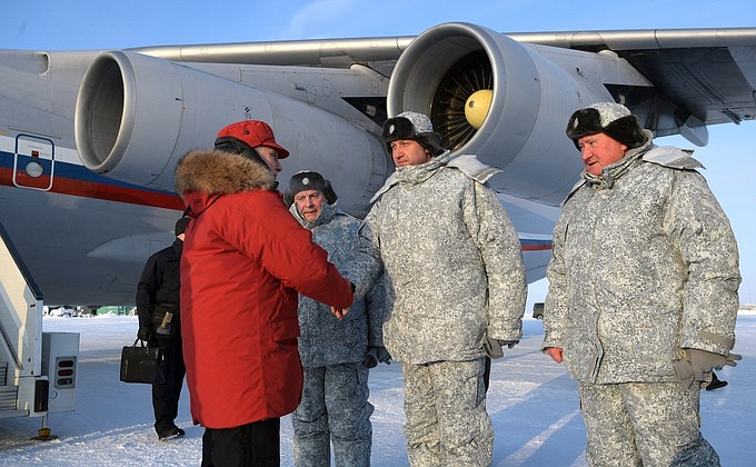Arrival on Alexandra Land in the Franz Josef Land Archipelago. On the right: Commander in Chief of the Russian Air Force Admiral Vladimir Korolyov.