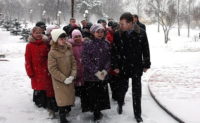 В Рождество Дмитрий Медведев посетил подмосковный город Видное.