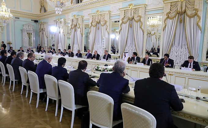 Встреча с членами Международного экспертного совета Российского фонда прямых инвестиций и представителями международного инвестиционного сообщества.