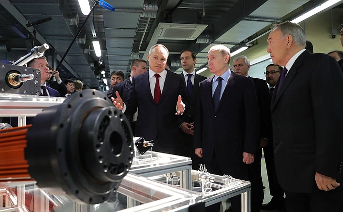 With President of Kazakhstan Nursultan Nazarbayev during a visit to Diakont plant. Diakont Group General Director Mikhail Fedosovsky gives explanations.