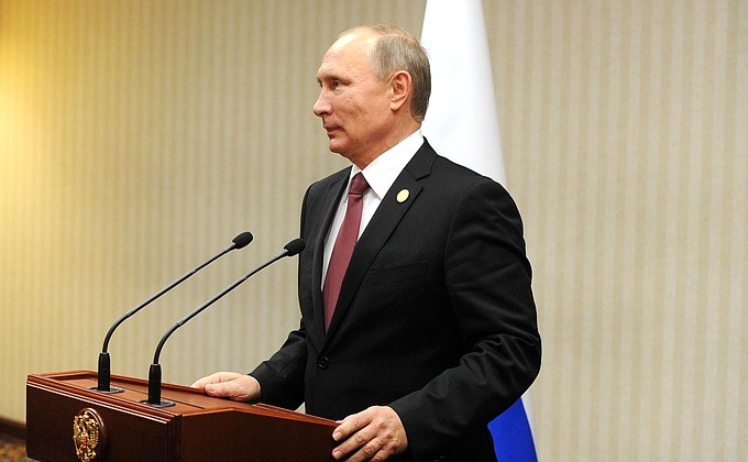 Vladimir Putin answered journalists’ questions following the APEC 2016 Leaders’ Meeting.