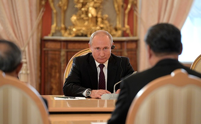 Russian-Chinese talks in restricted format.