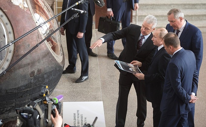 During his visit to the Cosmos Pavilion at VDNKh, Vladimir Putin viewed the descent module of the Vostok 1 spaceship, on board which Yuri Gagarin made the first manned space flight on April 12, 1961.