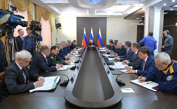 Meeting on emergency response in Siberian Federal District.