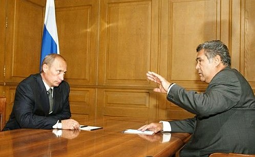С губернатором Кемеровской области Аманом Тулеевым.