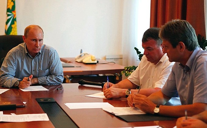Meeting on disaster relief operations following the flooding in the Kuban area.