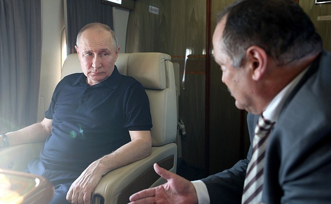 Владимир Путин прибыл в СКФО. С главой Республики Дагестан Сергеем Меликовым.
