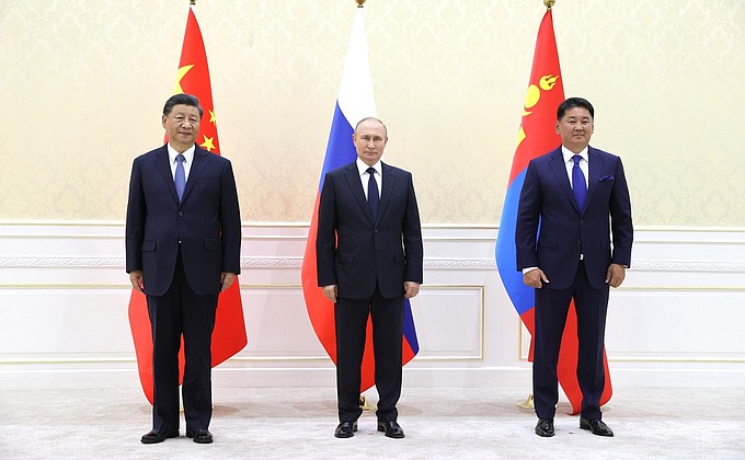 Встреча с Председателем КНР Си Цзиньпином и Президентом Монголии Ухнагийн Хурэлсухом