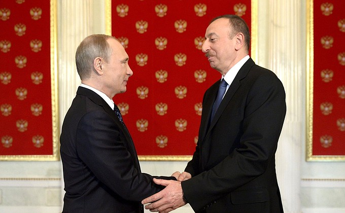 Before the parade, at the Armorial Hall of the Kremlin, Vladimir Putin greeted the leaders of foreign states and major international organisations who have come to Moscow to take part in the celebrations. With President of Azerbaijan Ilham Aliyev.